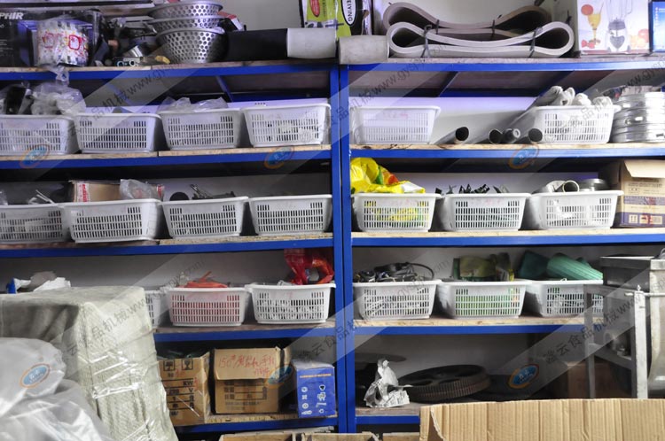 贛云食品機(jī)械廠倉(cāng)庫(kù)一角